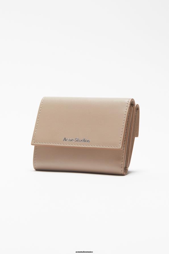 Acne Studios accesorios beige topo 0T4HT452 cartera triple de cuero