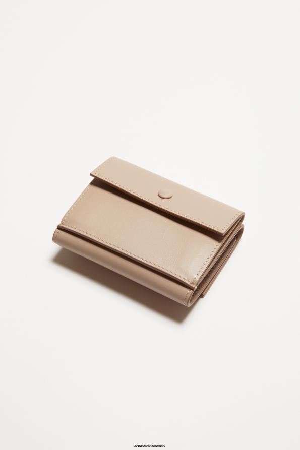 Acne Studios accesorios beige topo 0T4HT452 cartera triple de cuero