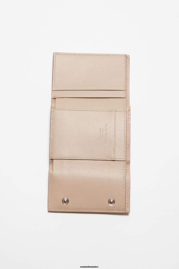 Acne Studios accesorios beige topo 0T4HT452 cartera triple de cuero